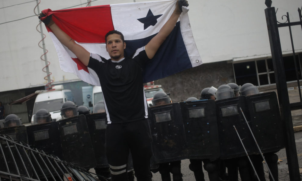 Galer A De Fotos Ciudadanos Protestan Contra Las Reformas