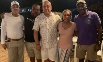 Representante de Isla Grande junto a Crispiano Adames, Yanibel Abrego y Nelson Jackson