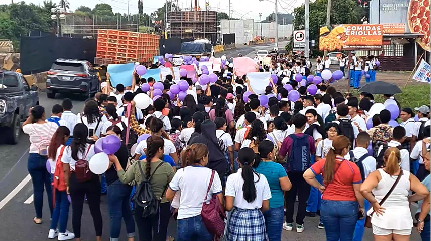 Estudiantes exigen justicia por caso de violación en contra de su compañera Madeleine