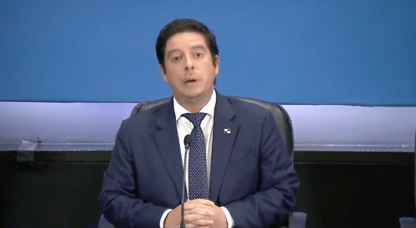 Rueda la primera cabeza: renunció el Ministerio de Comercio, Federico Alfaro